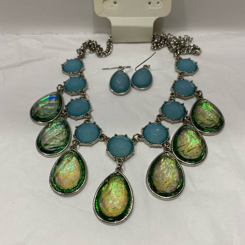 New.earring/necklace